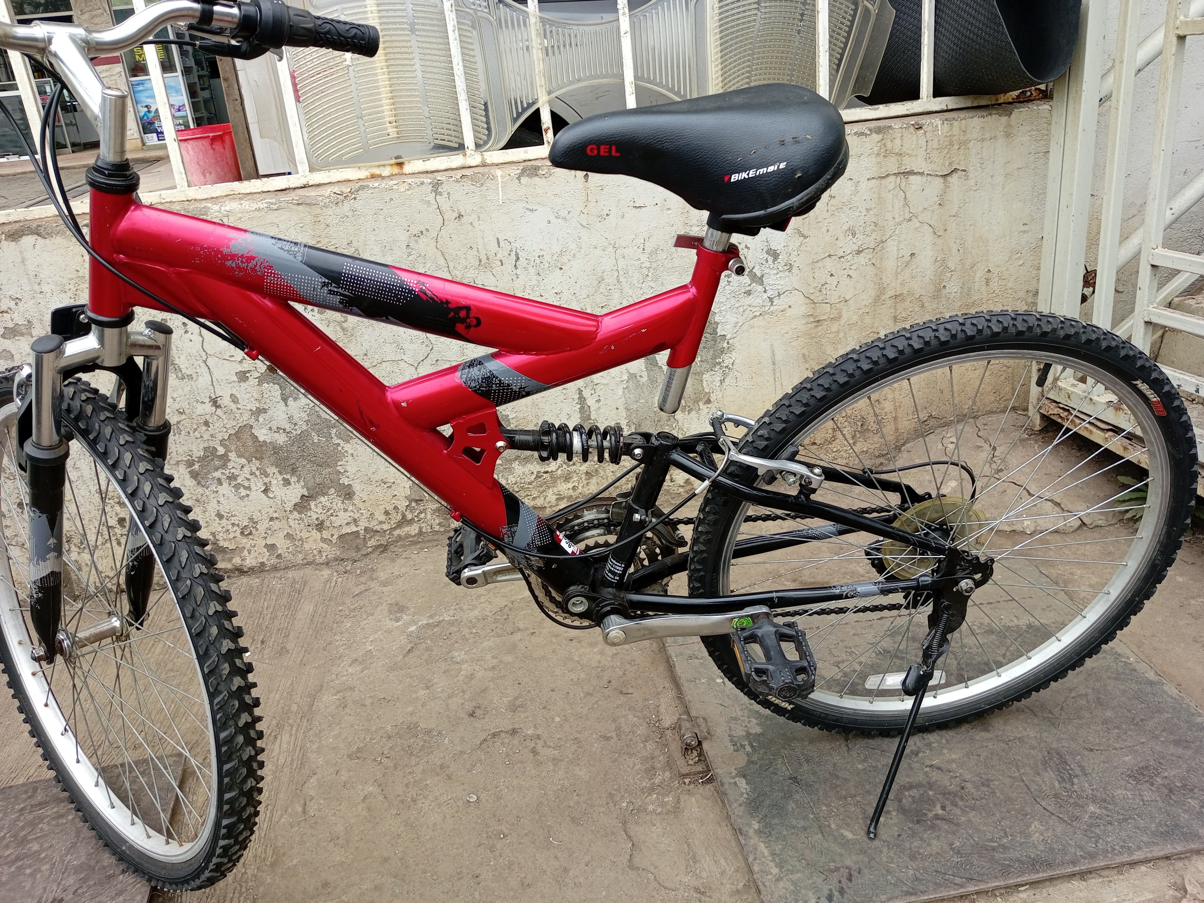 Sturdy Red Mountain Bike for Teens & Adults – 26” Wheels, Dual Suspension